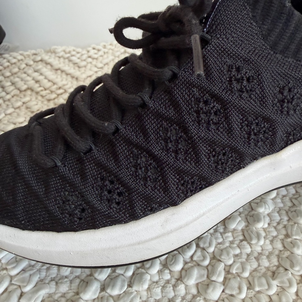 Authentic CHANEL Black ribbed knit lace up sneakers 38 1/2 - Picture 15 of 16